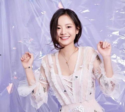 李庚希被爆料结婚视频,甜蜜瞬间见证爱情升华 第2张 李庚希被爆料结婚视频,甜蜜瞬间见证爱情升华 第2张